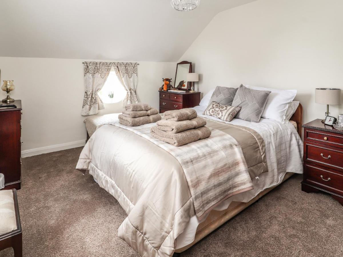 Springfield Cottage Wrexham Bagian luar foto