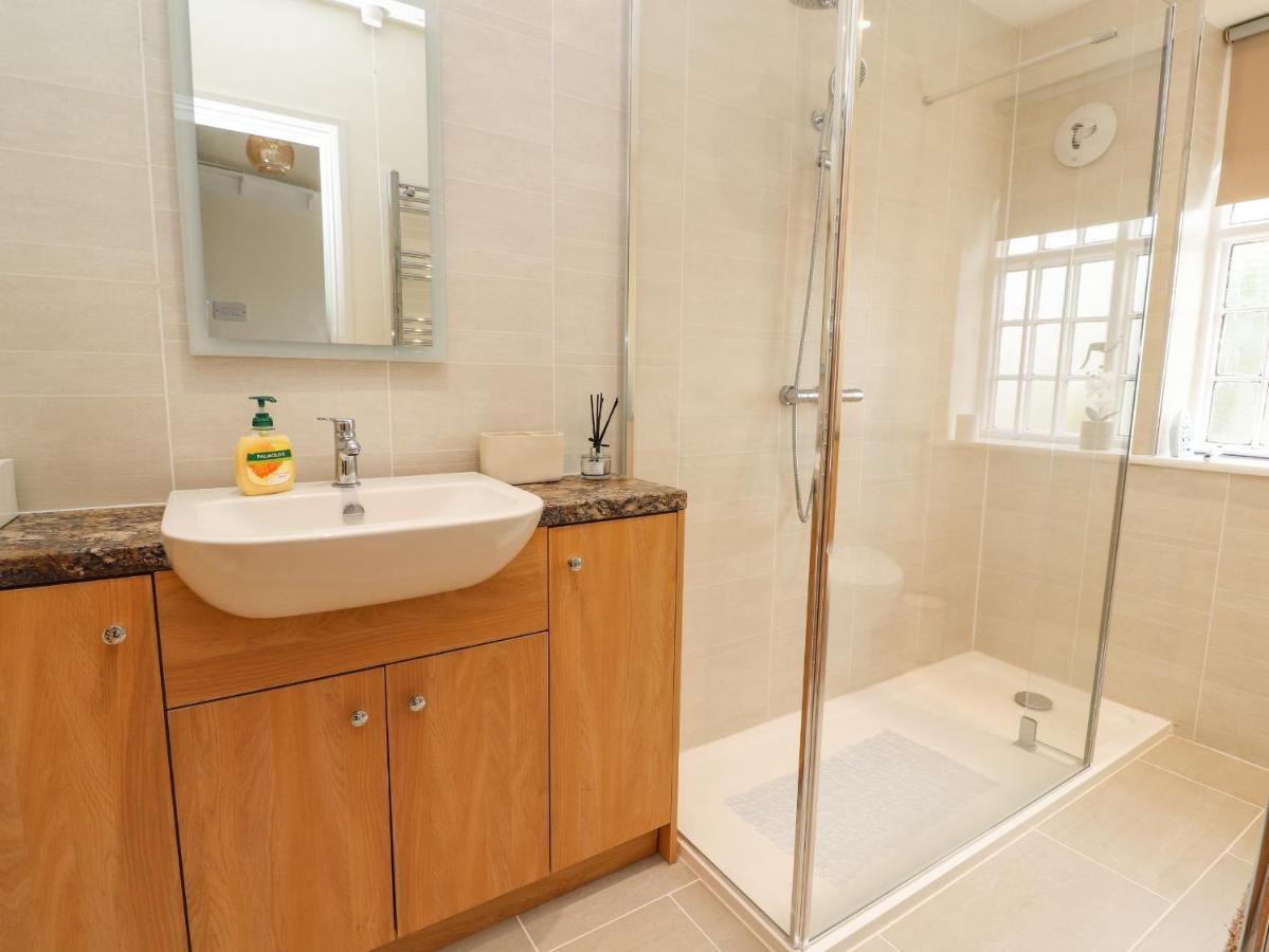 Springfield Cottage Wrexham Bagian luar foto