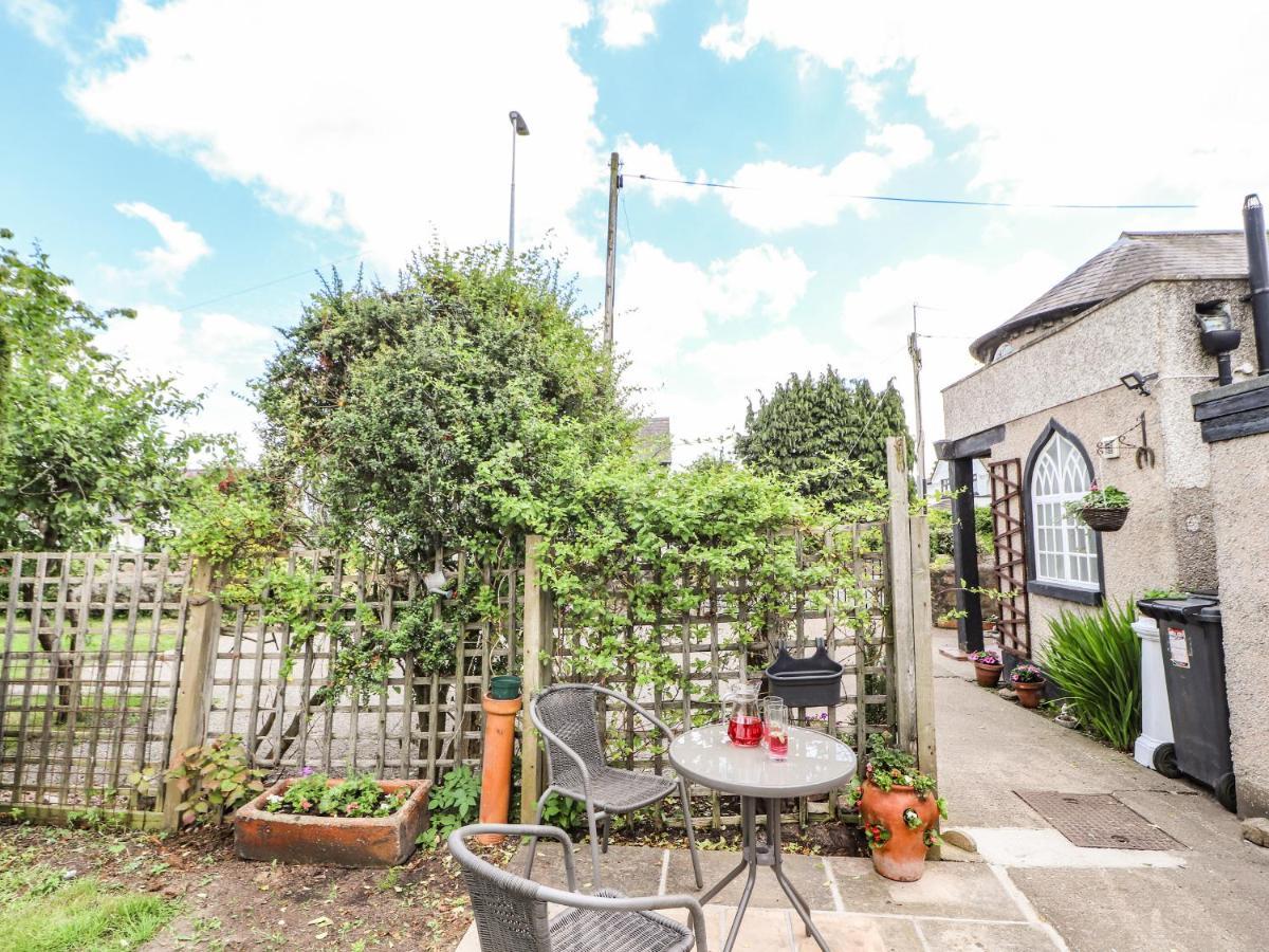 Springfield Cottage Wrexham Bagian luar foto