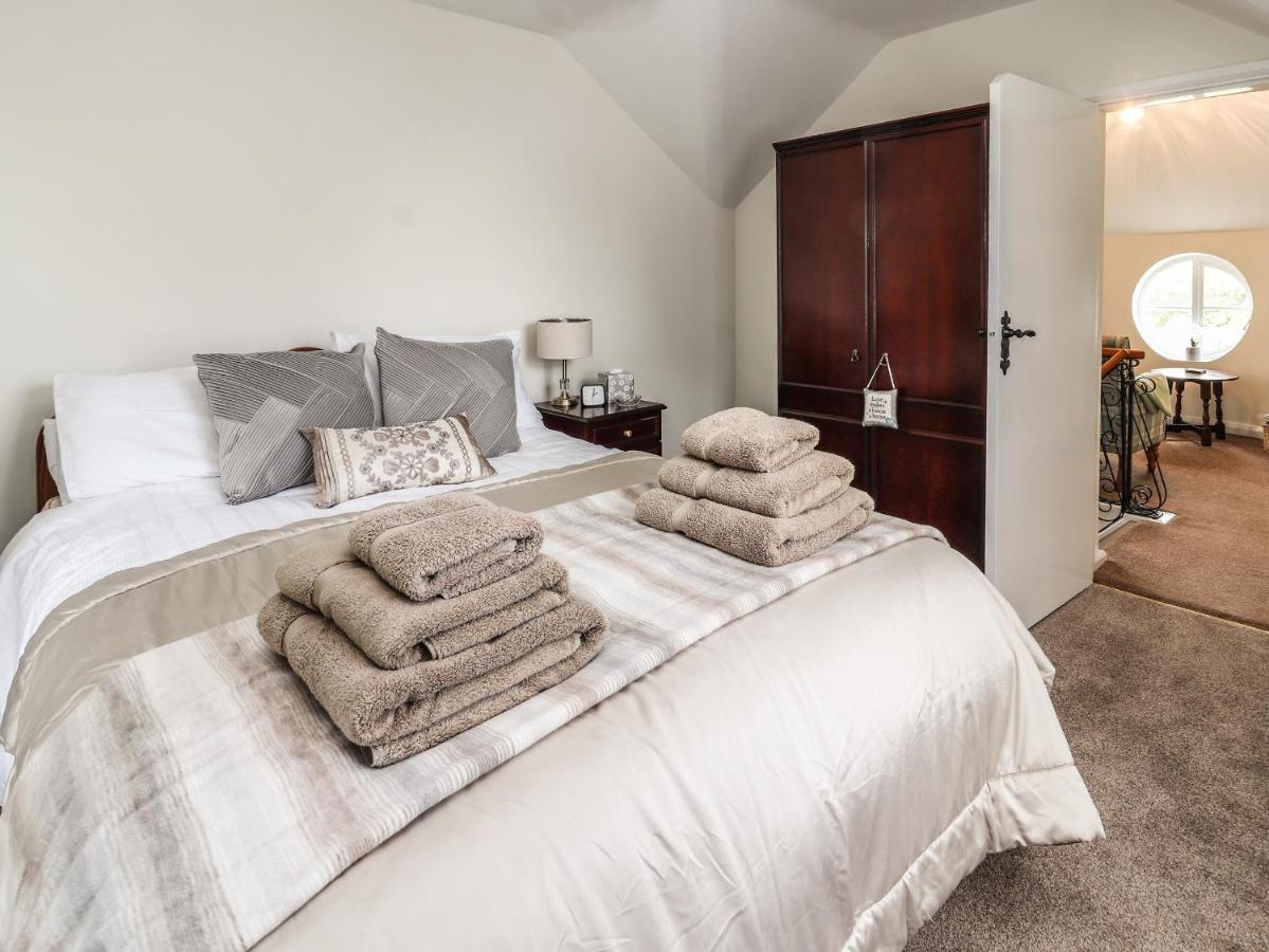 Springfield Cottage Wrexham Bagian luar foto