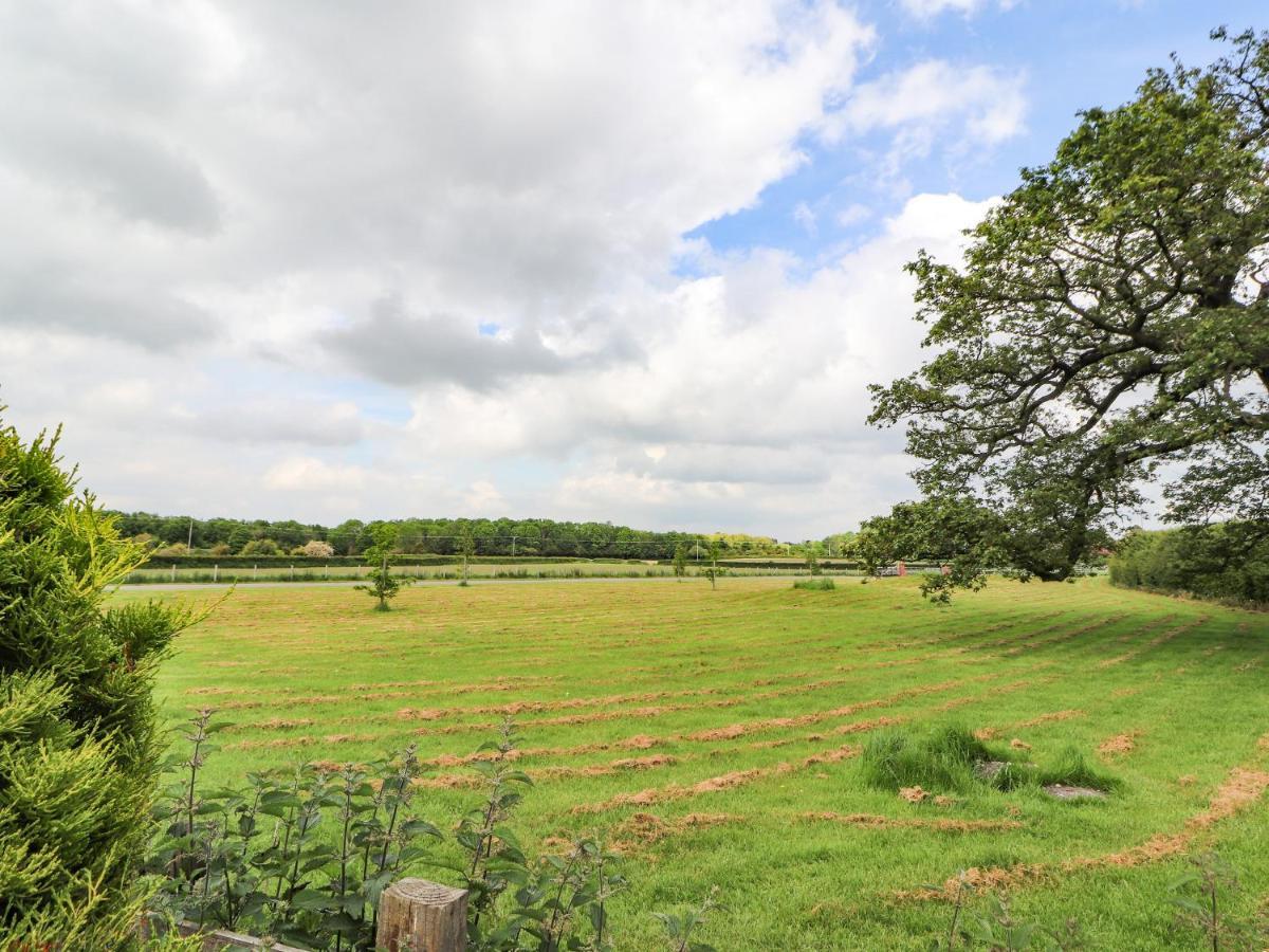Springfield Cottage Wrexham Bagian luar foto