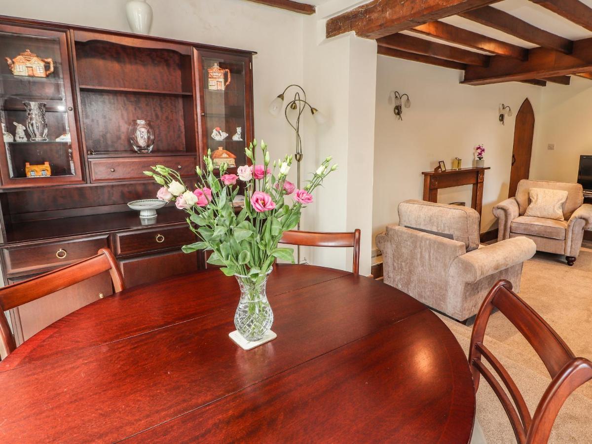 Springfield Cottage Wrexham Bagian luar foto