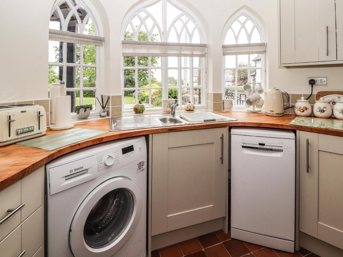 Springfield Cottage Wrexham Bagian luar foto